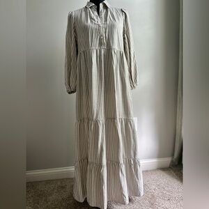 Like New MAX STUDIO LONDON Maxi Dress (worn once)